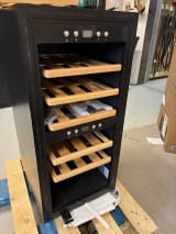 outlet-fristaende-vinkyl-wineexpert-24-fullglass-black