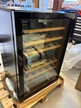 outlet-freistehender-weinkuhlschrank-polar-collection-51