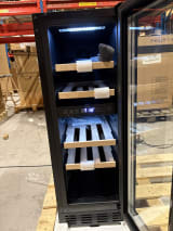 outlet-vinkoleskab-til-indbygning-arctic-collection-30d-fullglass-black