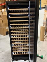 outlet-vinlagringsskap-winestore-177-15-hyllplan-anthracite-black