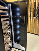 outlet-vinlagringsskap-winestore-177-15-hyllplan-anthracite-black