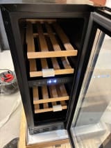 outlet-vinkoleskab-til-indbygning-arctic-collection-30d-fullglass-black