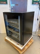 outlet-innbyggbart-vinskap-winecave-700-60s-anthracite-black