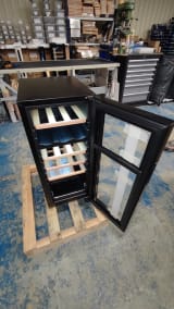 outlet-fritstaende-vinkoleskab-northern-collection-18-black