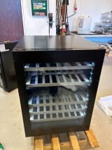 outlet-innebygd-vinskap-winecave-780-60d-anthracite-black