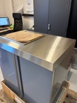 outlet-stainless-collection-modul-med-opvaskebord-og-opbevaringsskab