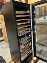 outlet-einbau-weinkuhlschrank-winecave-187-anthracite-black-label-view