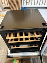 outlet-einbau-weinkuhlschrank-winekeeper-25d-anthracite-black