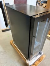outlet-unterbau-weinkuhlschrank-winecave-700-30s-anthracite-black