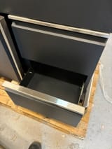 outlet-pure-modul-med-opbevaringsskab-og-skuffer-sort