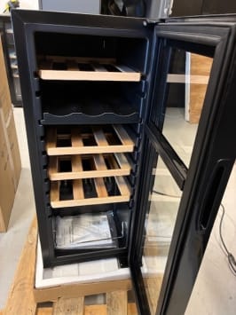 outlet-fritstaende-vinkoleskab-northern-collection-18-black