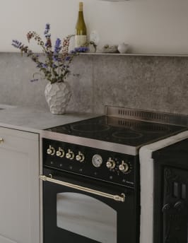 dolce-vita-induksjonskomfyr-60-cm-1-ovn-svart-messing