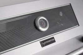 pure-fristaende-gasolgrill-med-4-brannare-och-infrarod-sidobrannare-svart