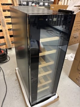 outlet-fritstaende-termoelektrisk-vinkoleskab-northern-collection-14-black