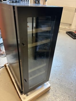 outlet-vinkoleskab-til-indbygning-winecave-700-30d-anthracite-black