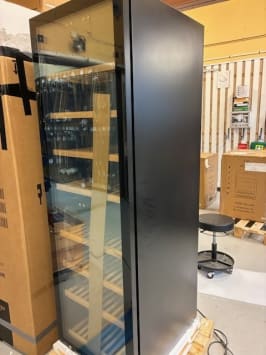 outlet-frittstaende-vinskap-wineexpert-180-fullglass-black