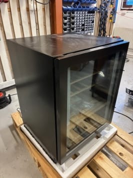 outlet-vinkoleskab-til-indbygning-winecave-700-60s-anthracite-black