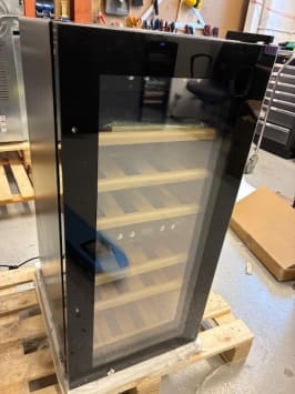 outlet-frittstaende-vinskap-wineexpert-24-fullglass-black