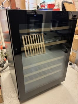 outlet-vinkoleskab-til-indbygning-winecave-800-60d-fullglass-black