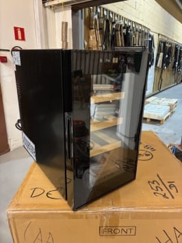 outlet-frittstaende-termoelektrisk-vinskap-northern-collection-8-black