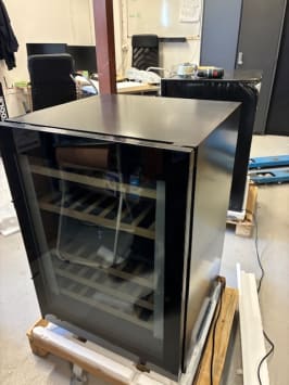 outlet-vinkoleskab-til-indbygning-winecave-800-60d-fullglass-black