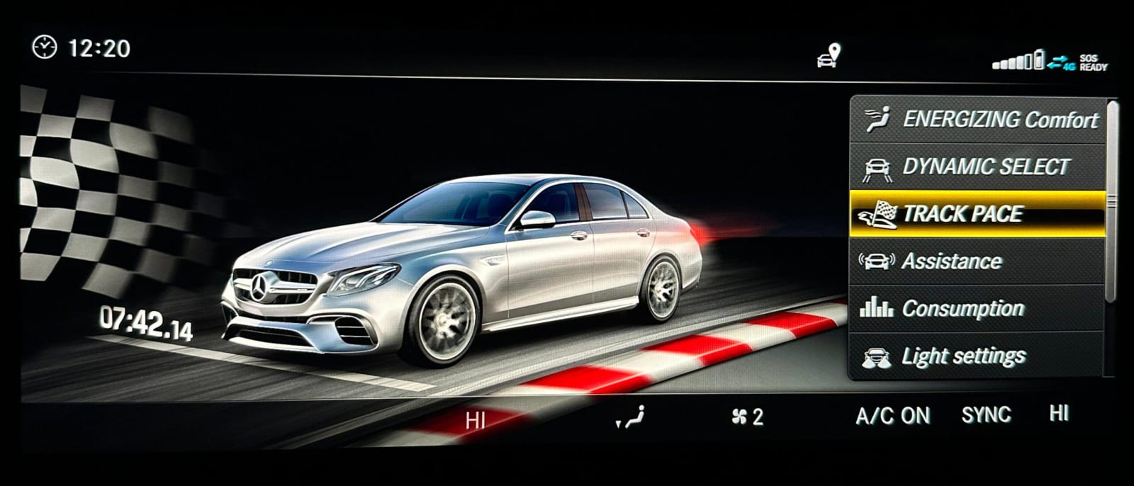 Codări și activări software pentru funcțiile unui Mercedes-Benz