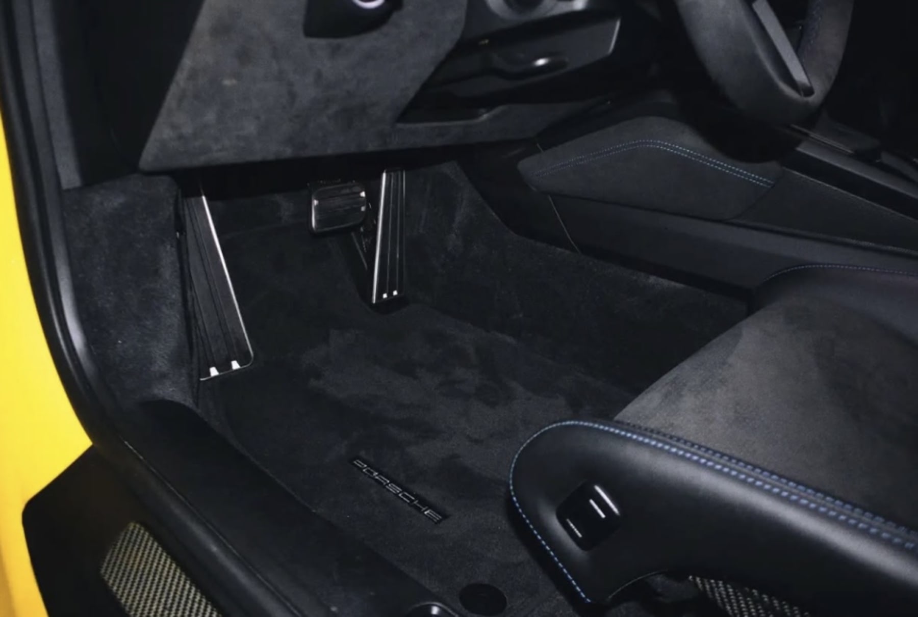 Lucrare de detailing auto realizată la domiciliul unui client I-ONE – imagine 07