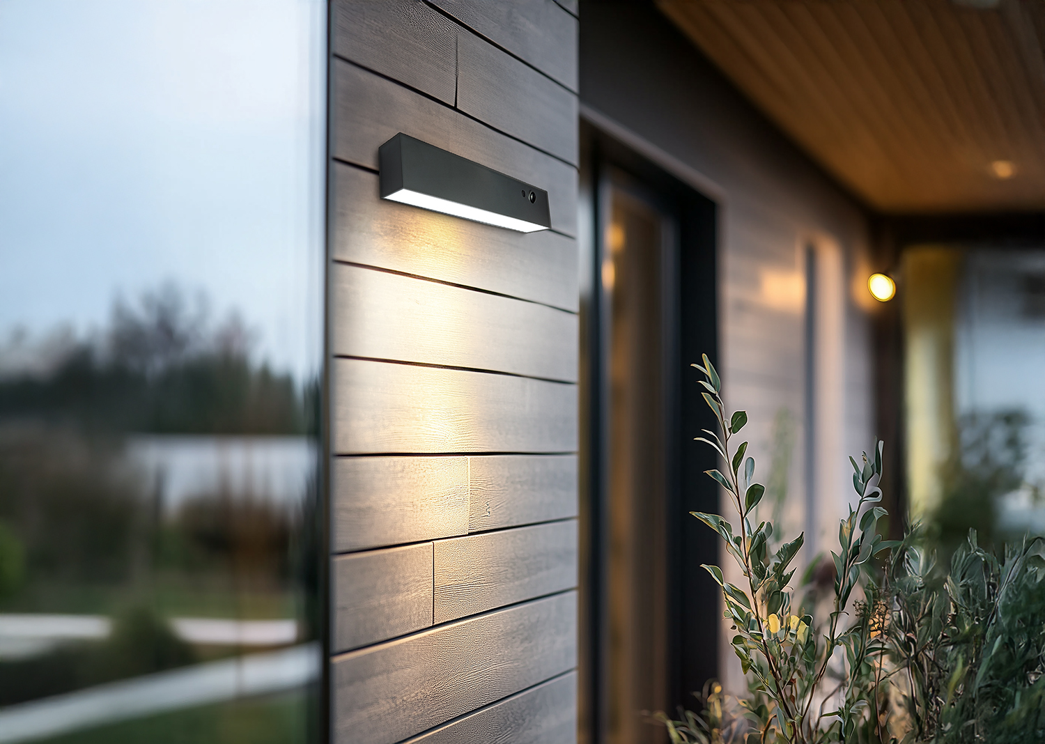 Luceco Era Decorative Solar Brick