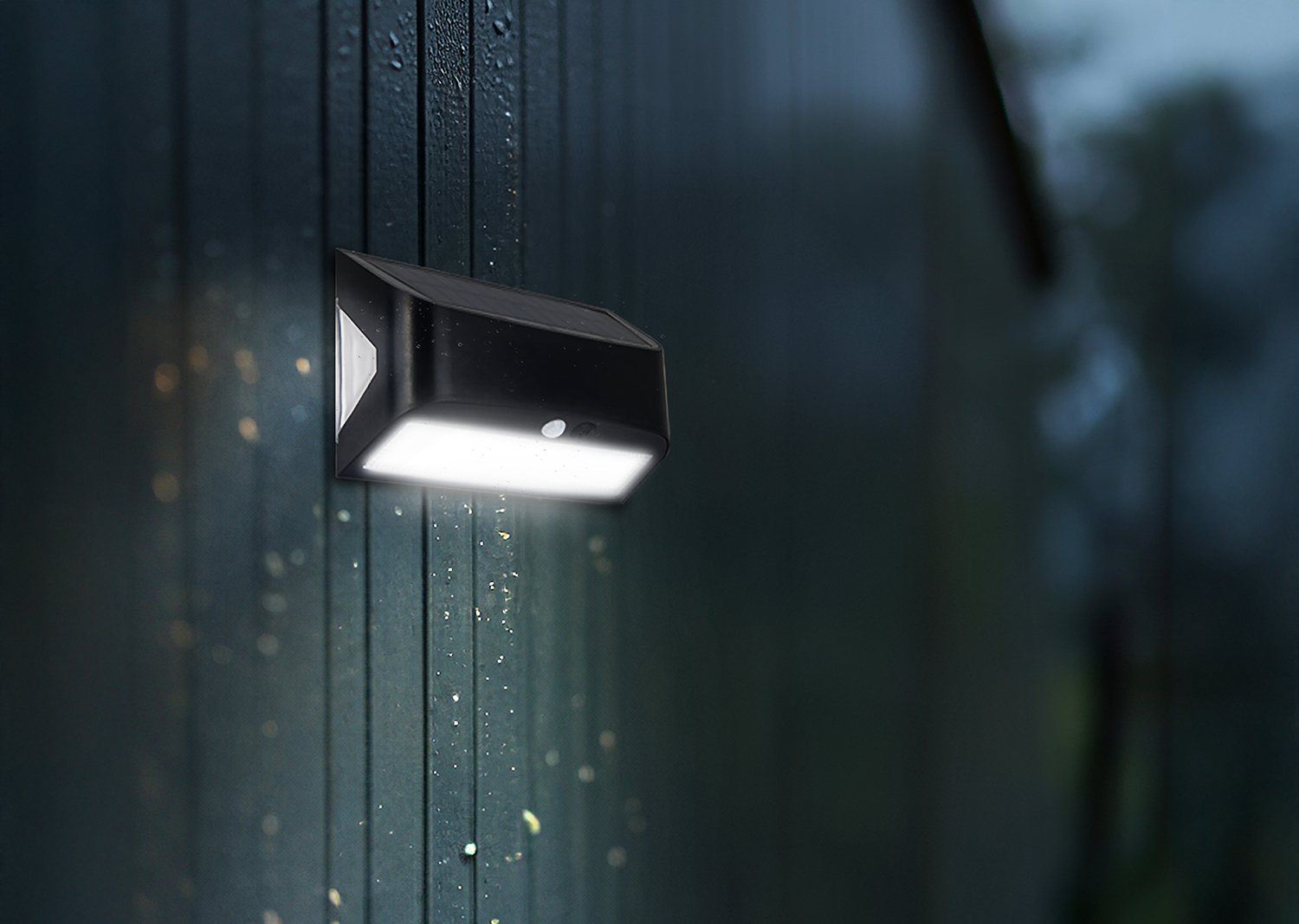 Luceco Prysm Solar Wall Light