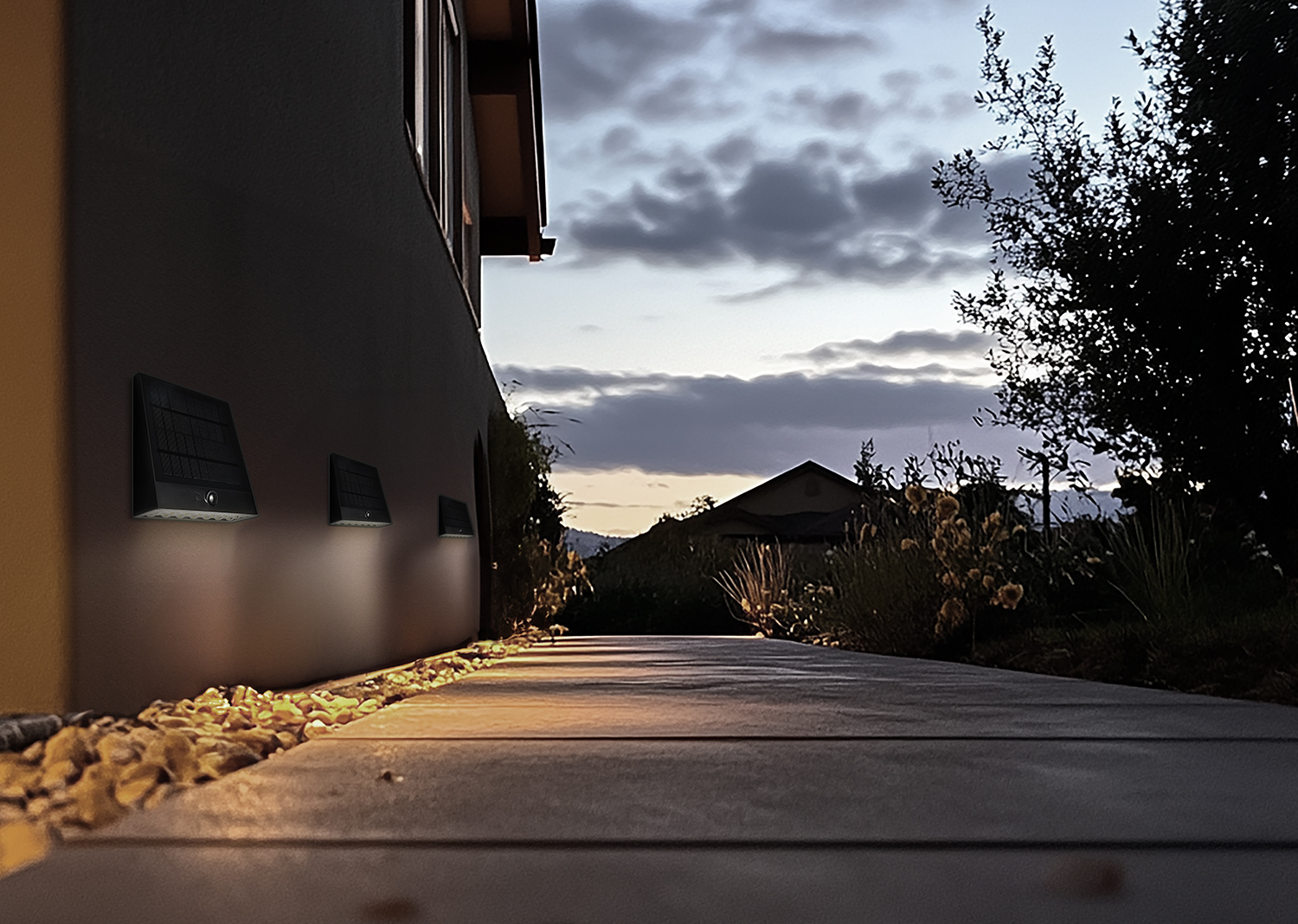 Luceco Stealth Solar Wall Wash Light