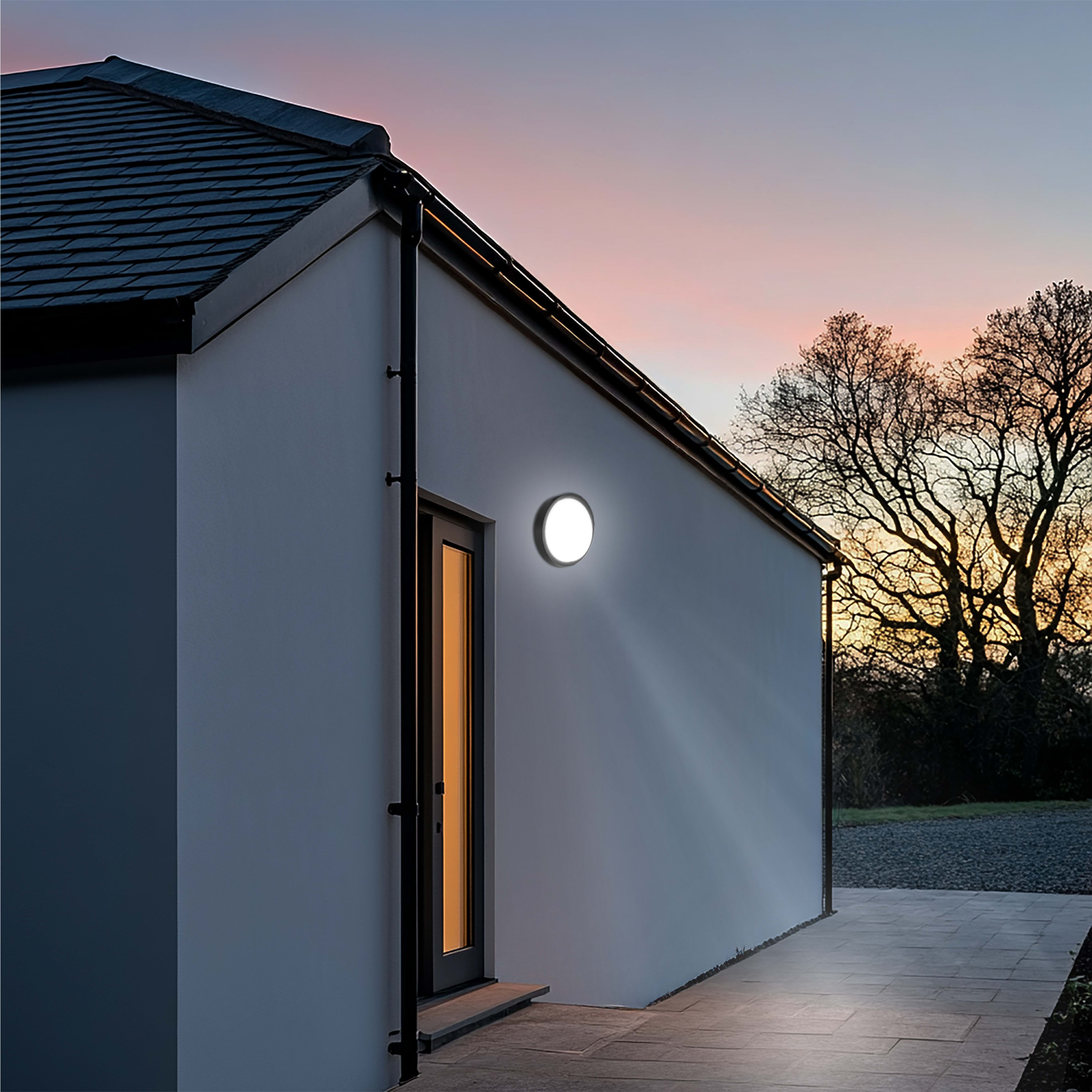 3000x3000 20241003JF