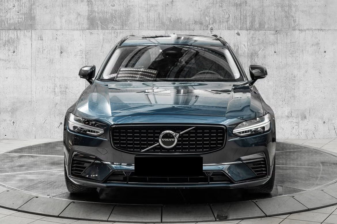 Volvo V90 T6 AWD Plug-in Hybrid Plus Dark – Très bien équipé