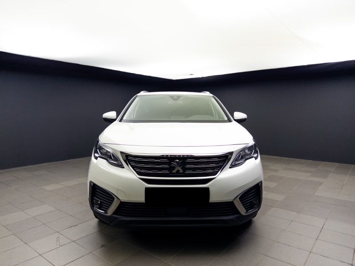 Peugeot 5008, 7 places, régulateur de vitesse, attelage, climatisation, Virtual Cockpit