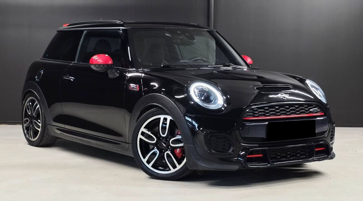 Mini  John Cooper Works JCW / 2,0 L / Échappement Miltek / Suspensions H&R / Régulateur adaptatif (ACC) / Affichage tête haute (HUD) / Harman & Kardon / LED / Toit en verre