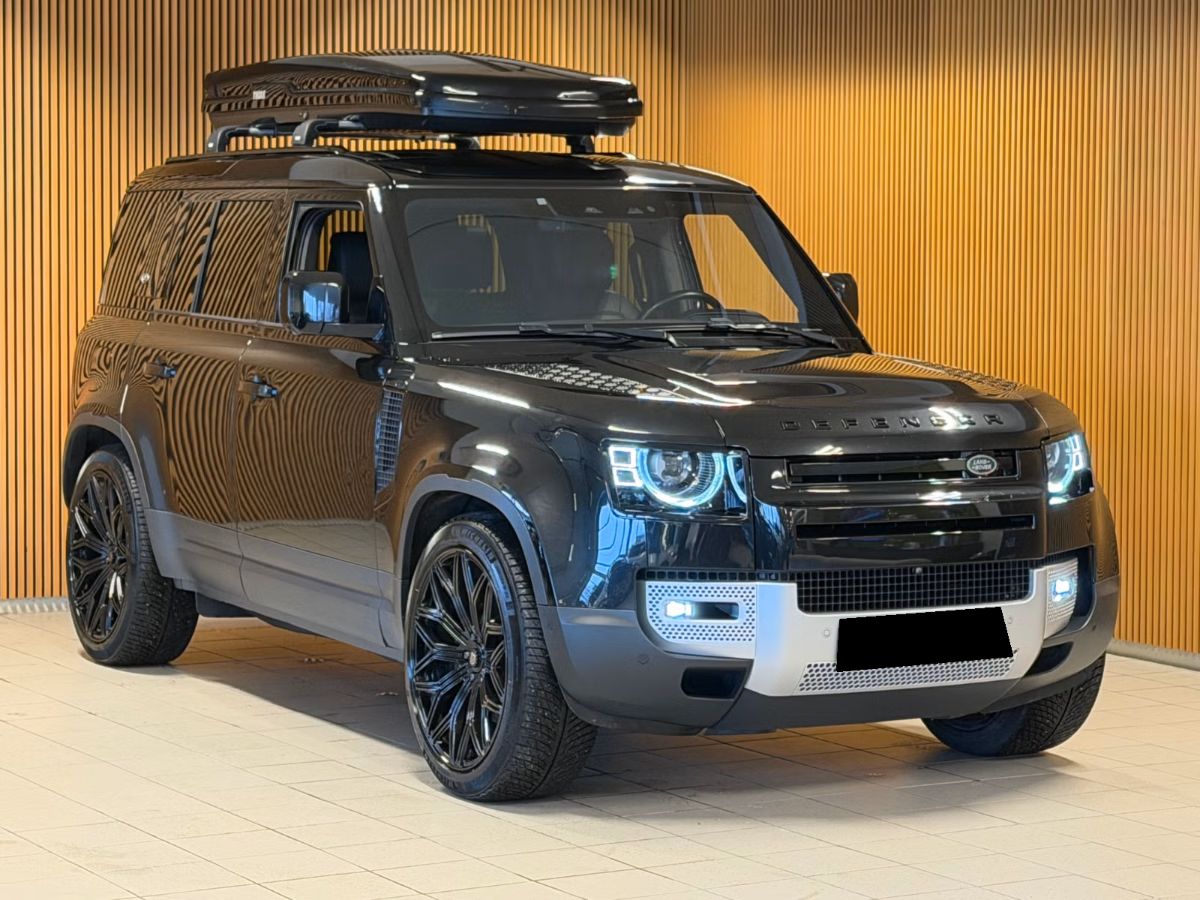 Land Rover Defender Hybride rechargeable (PHEV) / 5 places / Régulateur adaptatif (ACC) / Jantes 23" / Attelage / Chauffage Webasto / Toit panoramique / Climatisation 3 zones