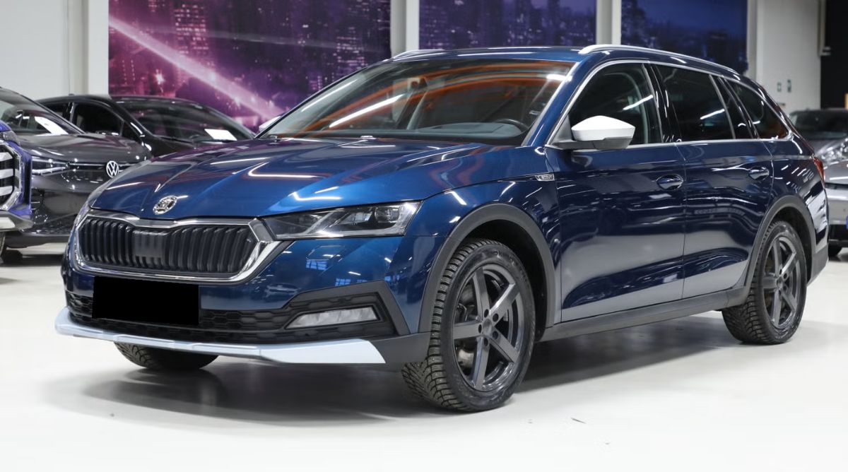 Škoda  Octavia Scout 2,0 TDI/ 4x4 / Affichage tête haute (Head-Up) / Sièges électriques / Sièges massants / LED / Attelage