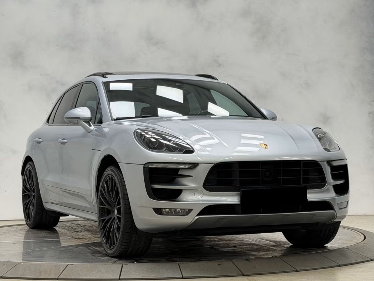 Porsche Macan S 3,0D 4x4 / Contrôle technique récent / Webasto / Régulateur de vitesse adaptatif / Toit panoramique / Système audio Bose / Attelage