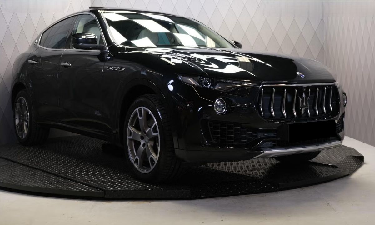 Maserati Levante 3.0 V6 Q4 / Système audio Harman & Kardon / Régulateur de vitesse adaptatif / Très bien équipé