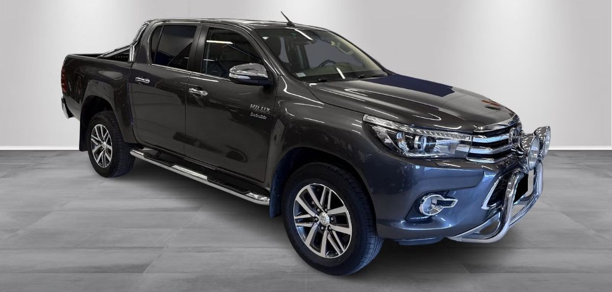 Toyota Hilux D-4D 150 D-Cab Invincible D-4D, double cabine (D-Cab), transmission 4 roues motrices (4WD)