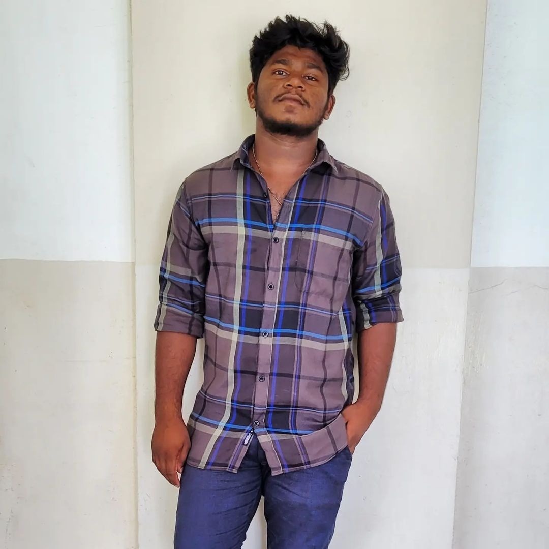 user-img