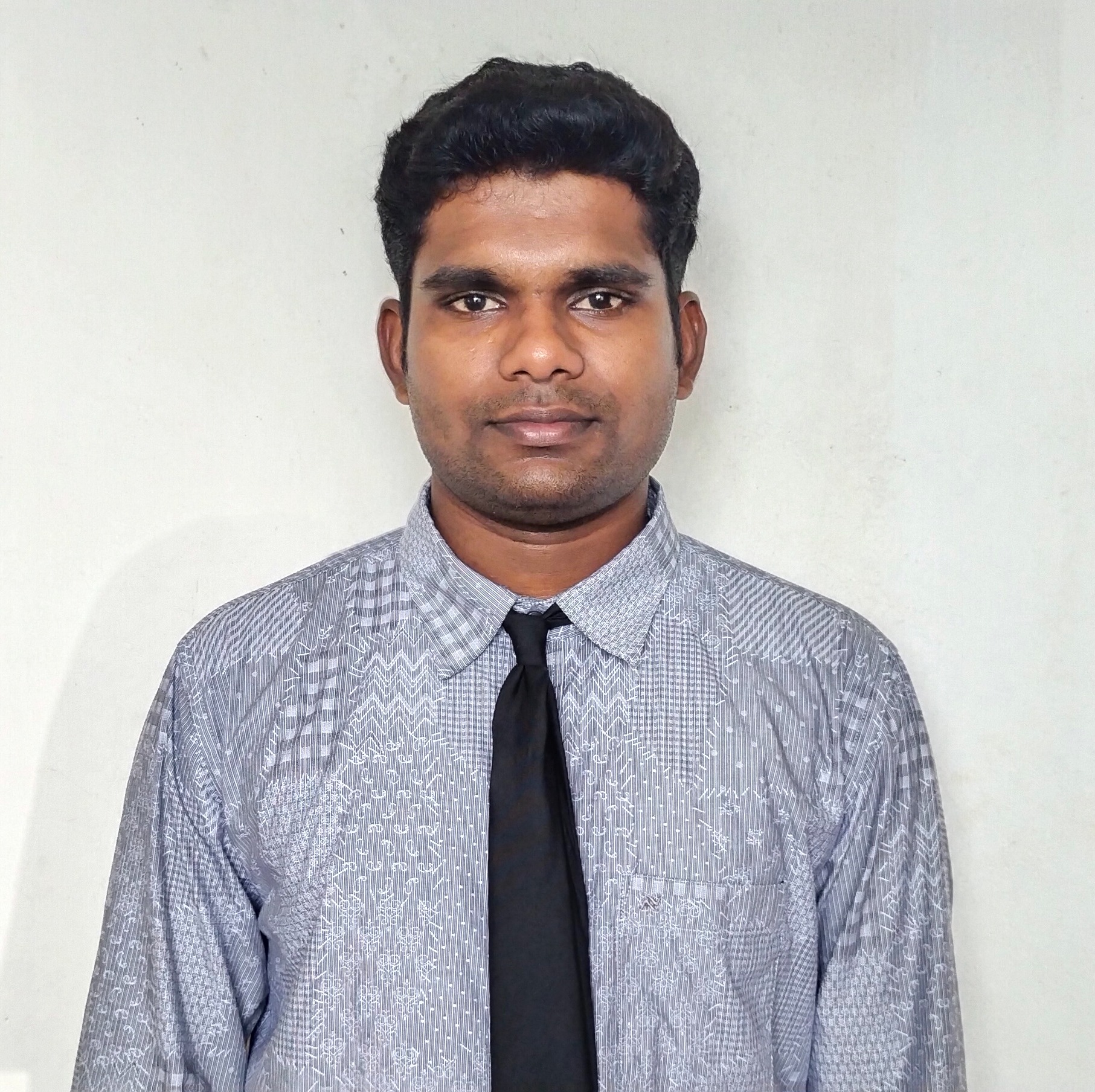 user-img