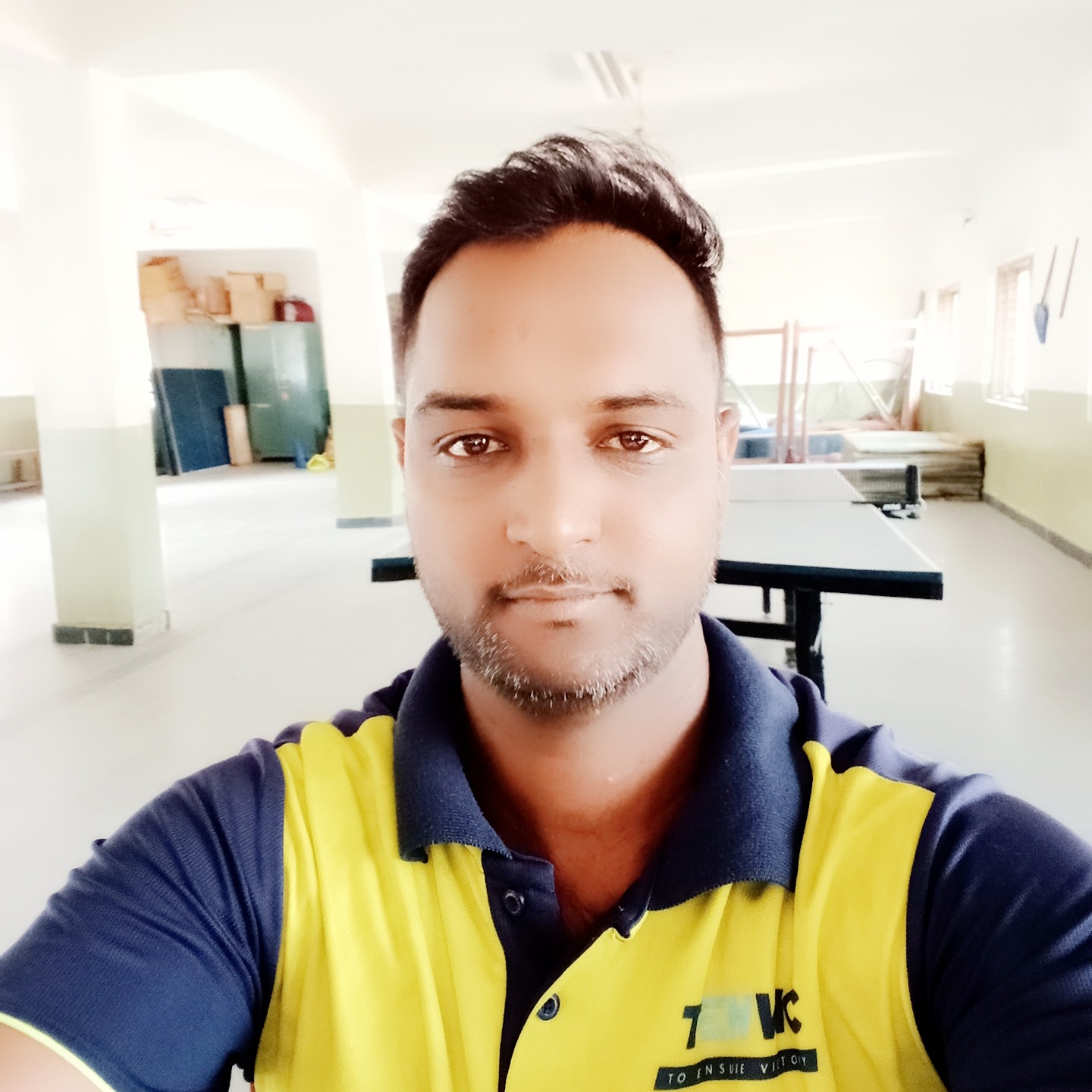user-img