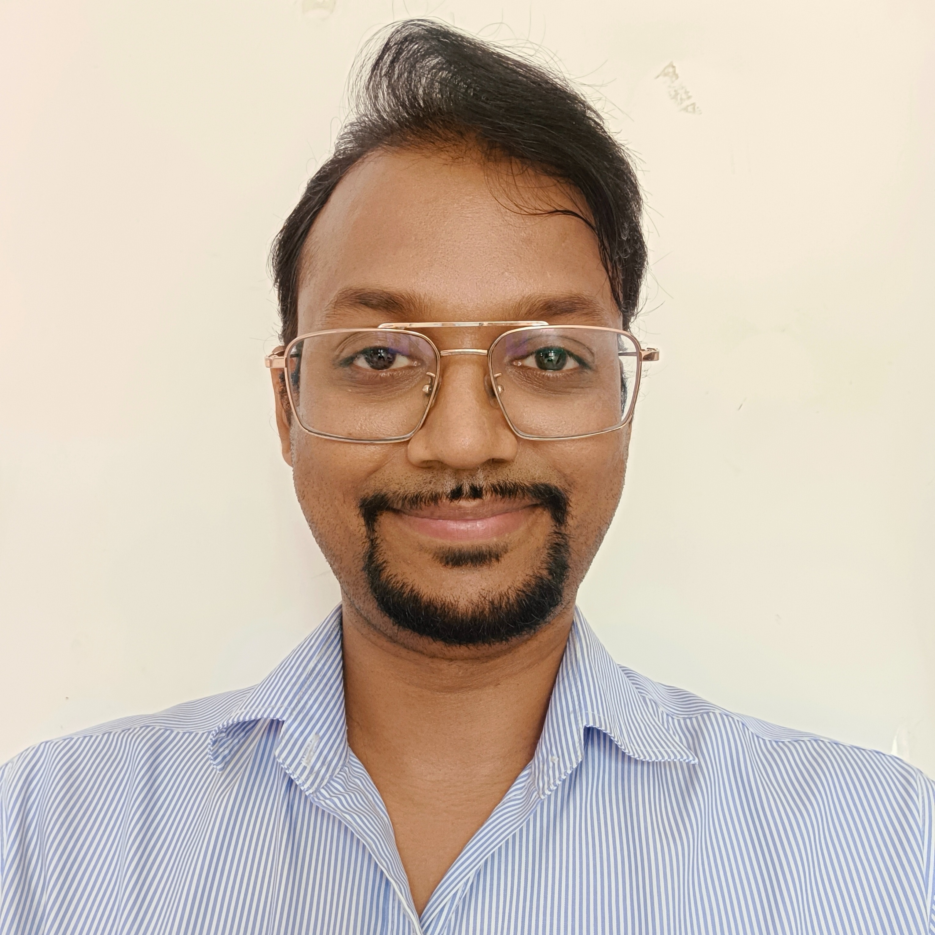 user-img