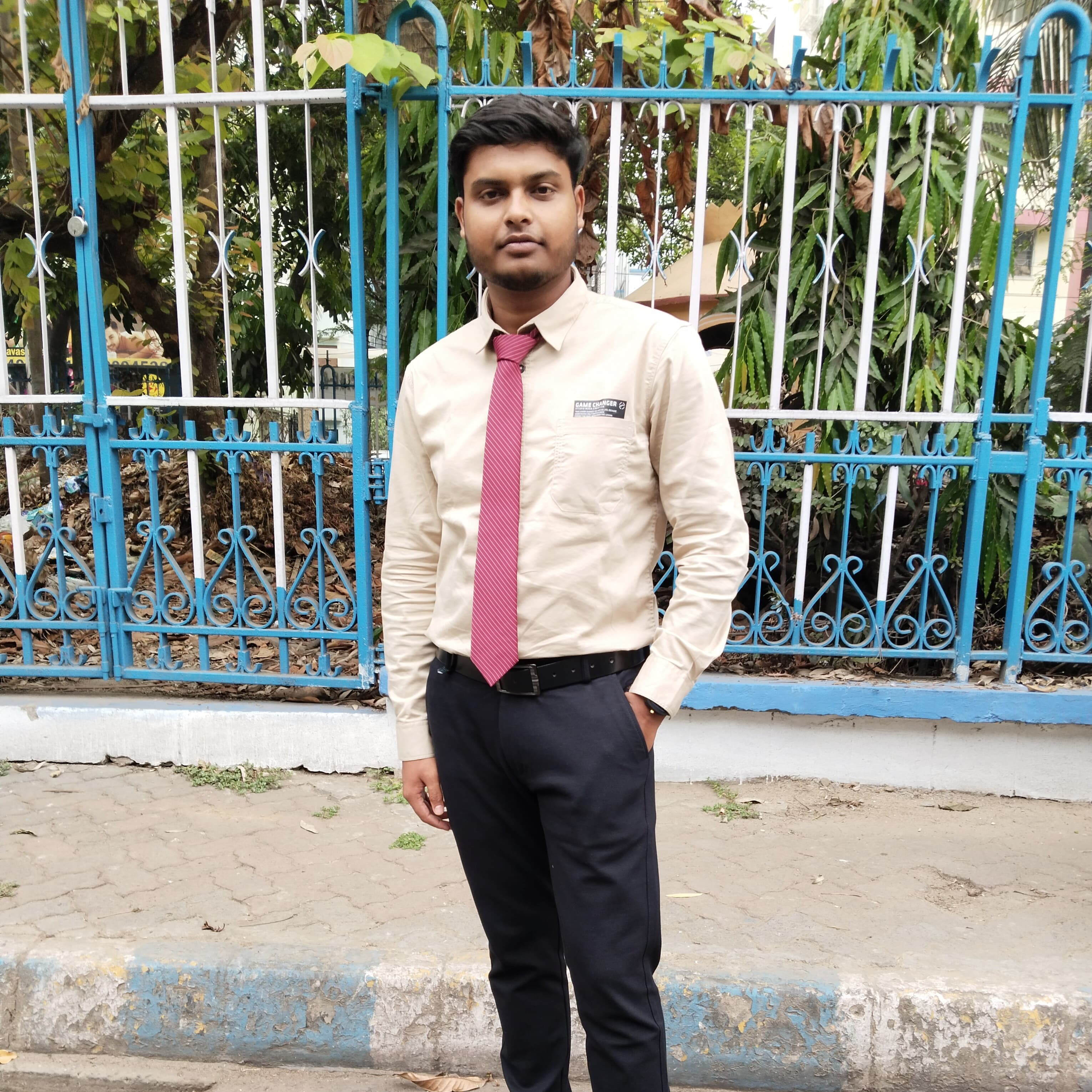 user-img