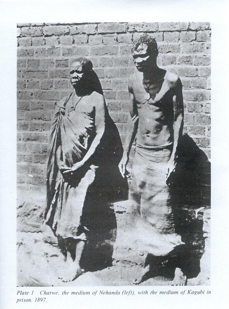 Nehanda Nyakasikana (left) and Kaguvi (right) after being captured in 1897. Credits: Wikipedia.