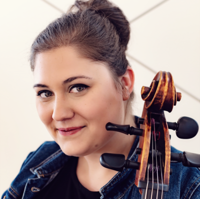 Photo of Sebella Viljoen, Cellist
