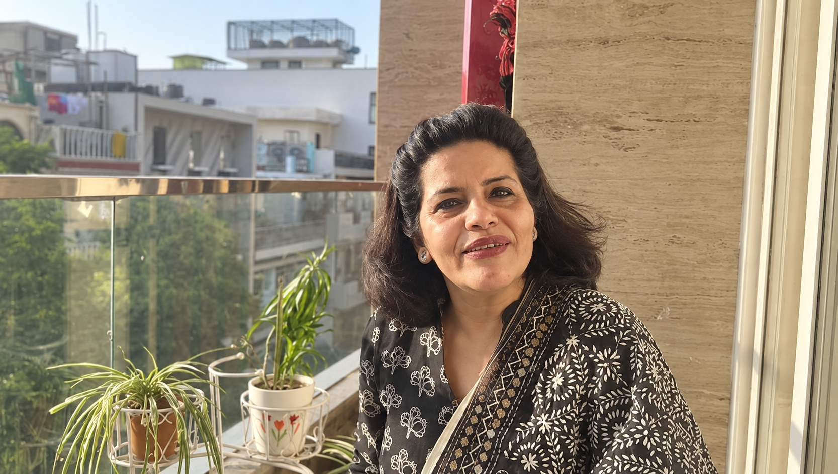 Dr. Ratna Saxena