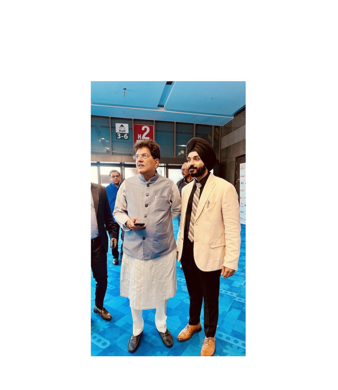 Gurvinder Jit Singh, Founder & CEO of MedTourGlobe, with Shri Piyush Goyal, Hon’ble Union Minister of Commerce & Industry, Government of India.