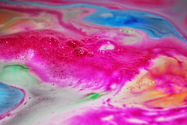 How To Use Bath Bombs Bubble Bars And More Lush Cosmetics Australia