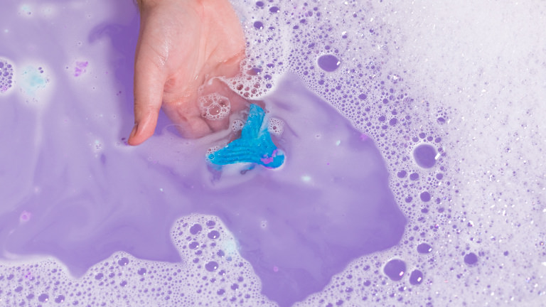 How To Use Bath Bombs Bubble Bars And More Lush Cosmetics Australia